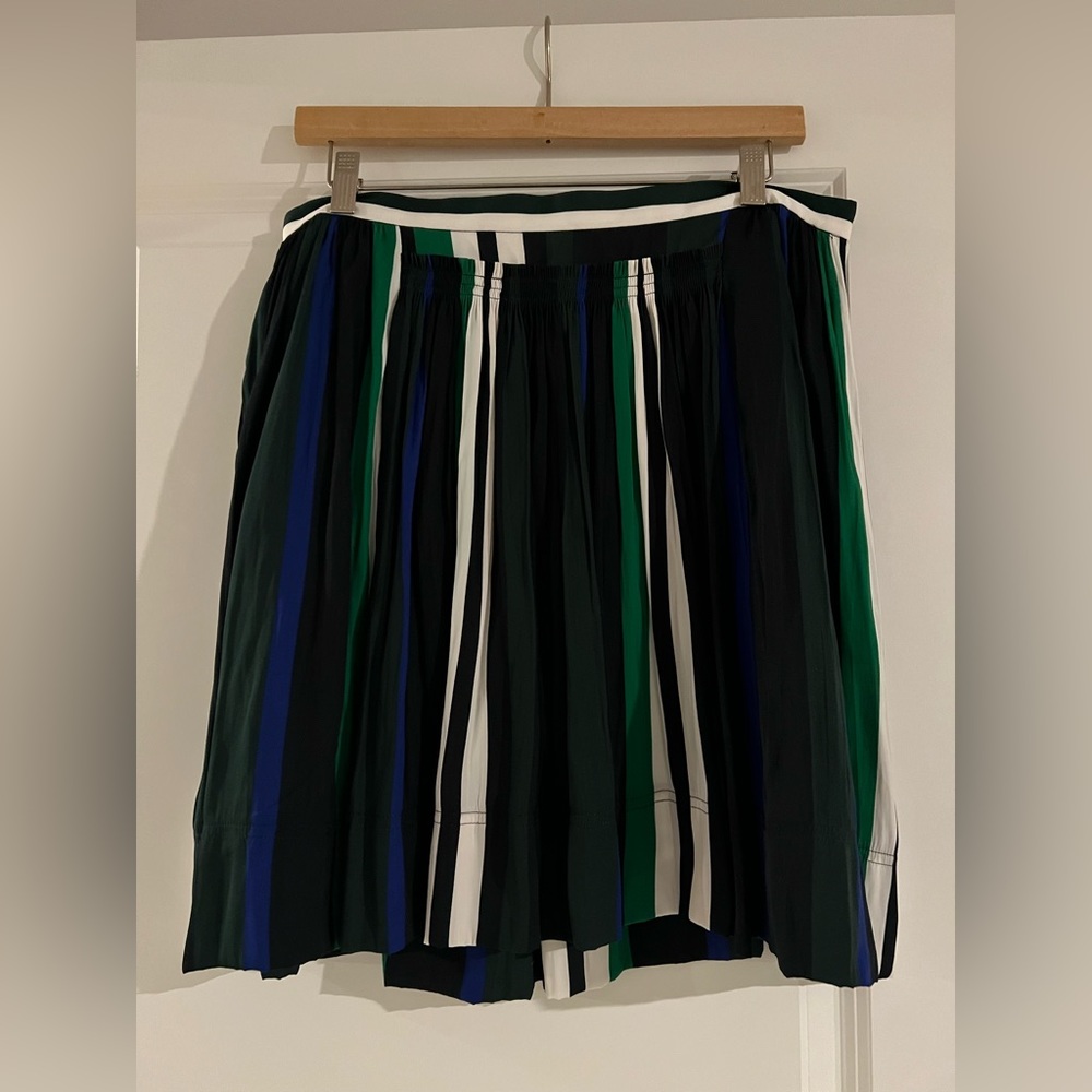 Banana Republic NWT Stripe Pleated Skirt with pockets